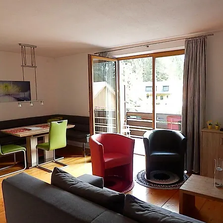 Bella Vista Apartment *